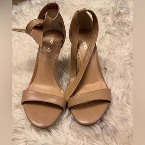 NWOT Express Neutral strappy sandal. 2” heal. Size 6. Never worn.